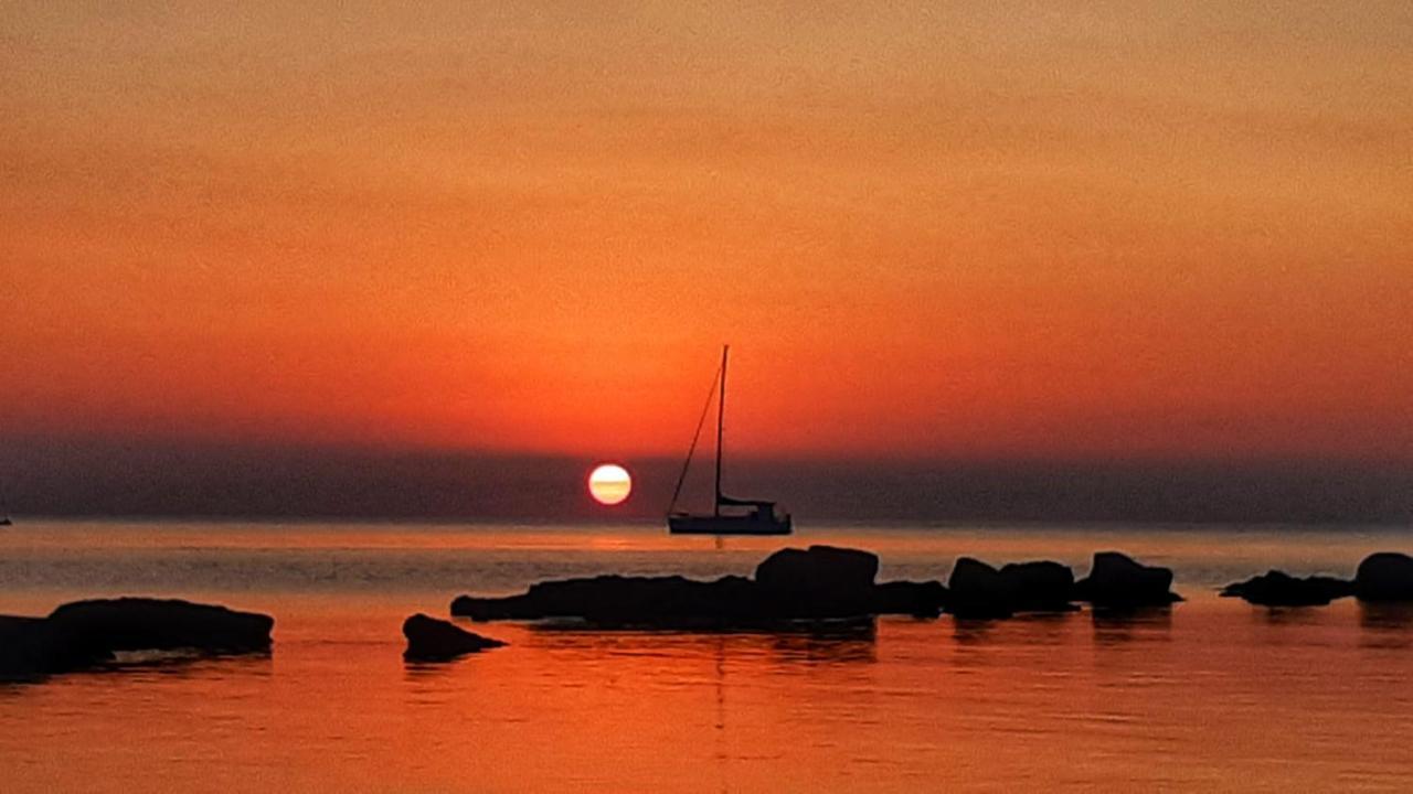 Casa Rosa Dei Venti Villa Pula Eksteriør bilde